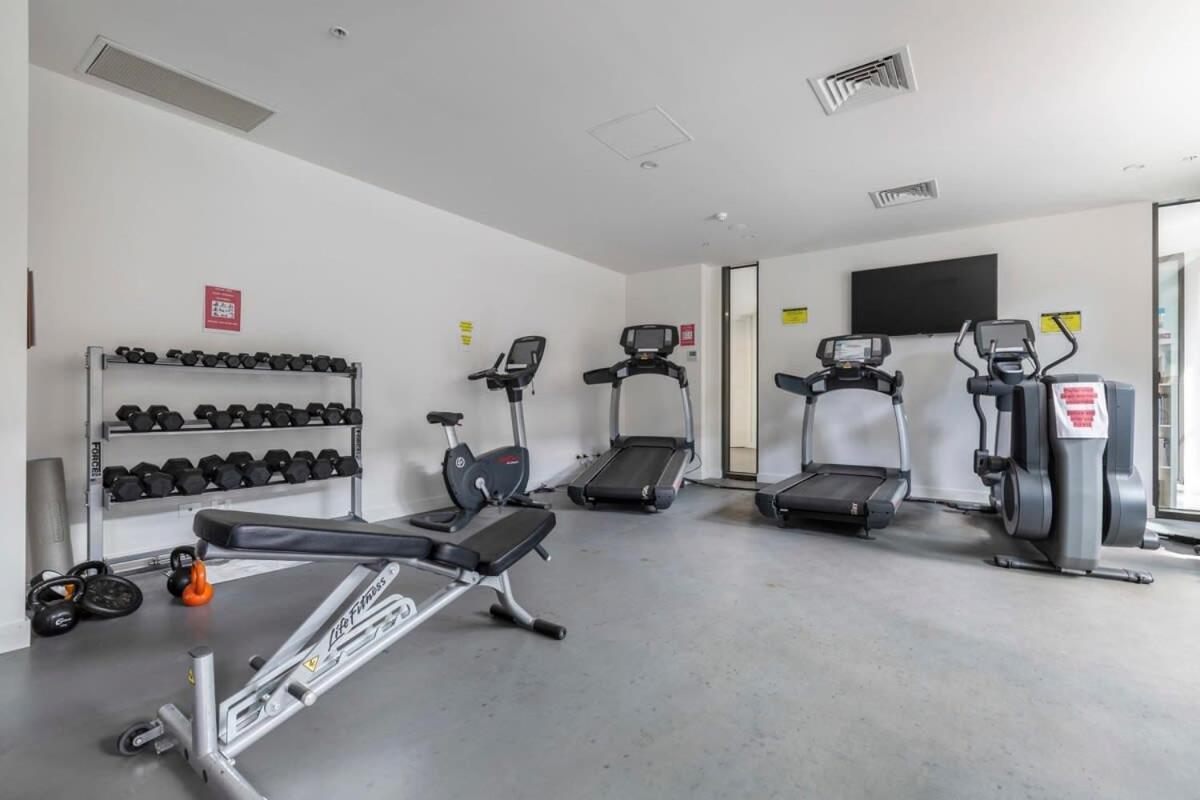 Spacious 2 Bedroom With Free Parking-00189 Apartment *