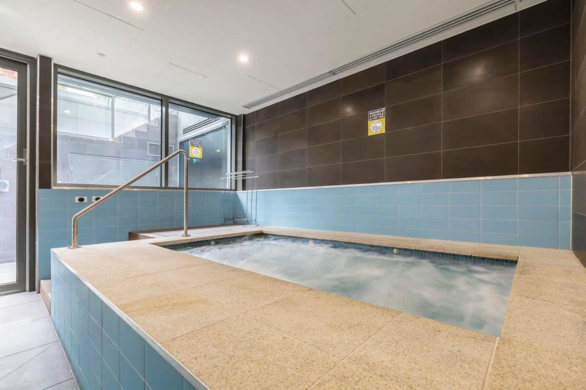 Apartment Spacious 2 Bedroom With Free Parking-00189